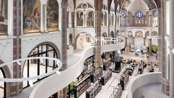 kerkinterieur Petrus Vught, Boro Kade