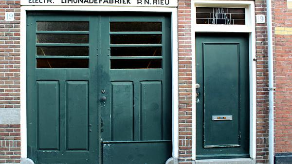 Electr. Limonadefabriek R.N. Rieu - foto Ton Apon